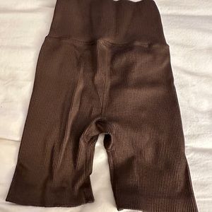 Brown ribbed gap biker shorts